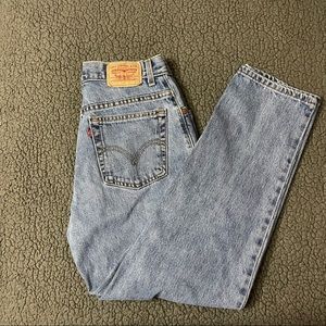 Vintage Levi mom jean